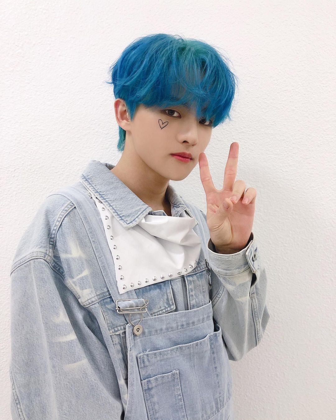 7 Male K-Pop Idols Who Look Amazing In Blue Colored Hair - Kpopmap